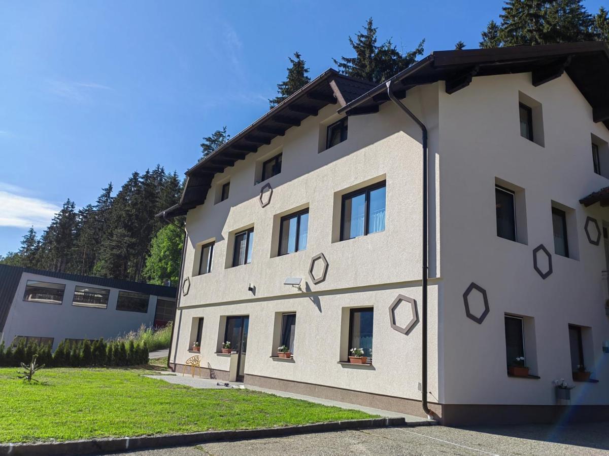 Pension Hexagon Spittal an der Drau Bagian luar foto